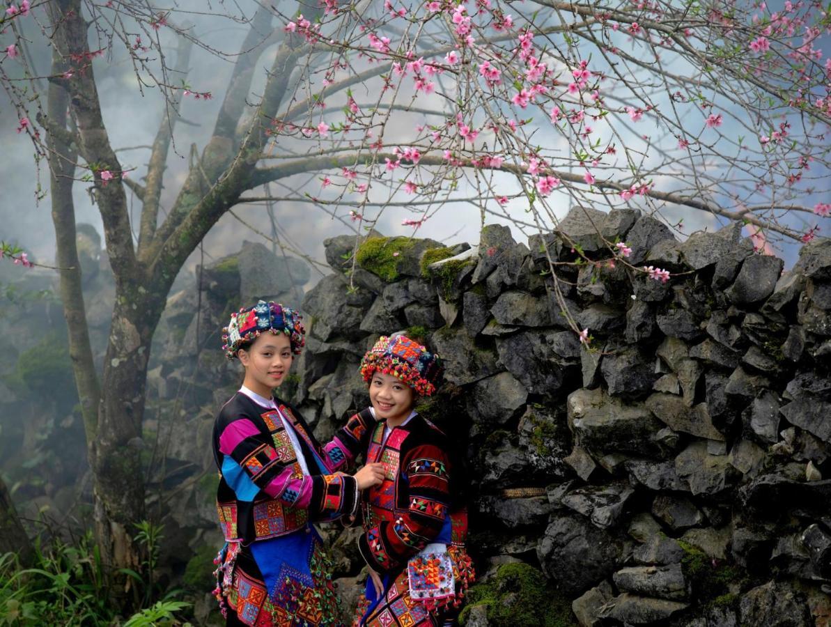 Готель Nha Nghi T&T Донґван Екстер'єр фото